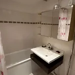 Renove Au Coeur De Avec Balcon Et Parking Prive - Fr-1-814-81 Daire *